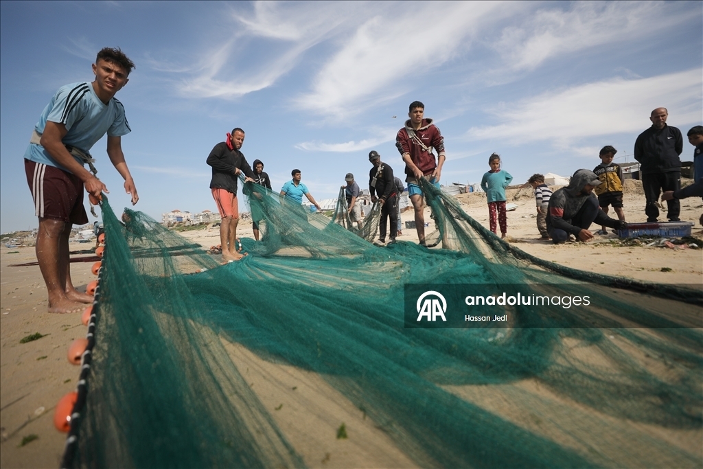 Палестинские рыбаки в Газе продолжают заниматься своим опасным промыслом, несмотря на угрозы 2