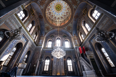 Мост между современностью и традициями: Мечеть Пертевнияль Валиде Султан