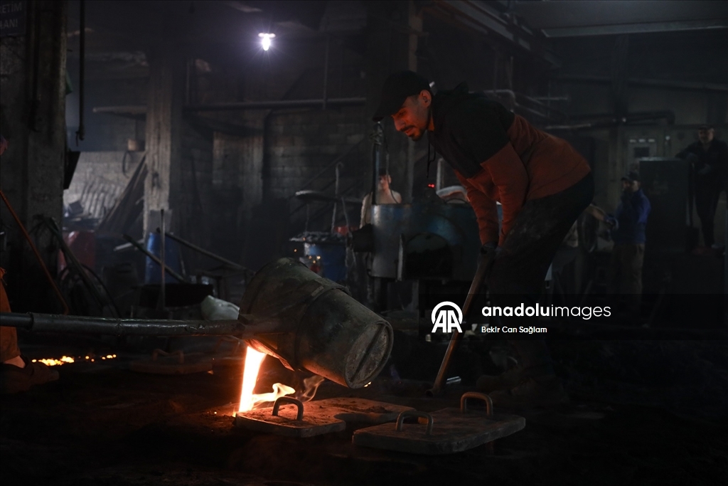 Gaziantep’te dökümhanelerde zorlu mesai