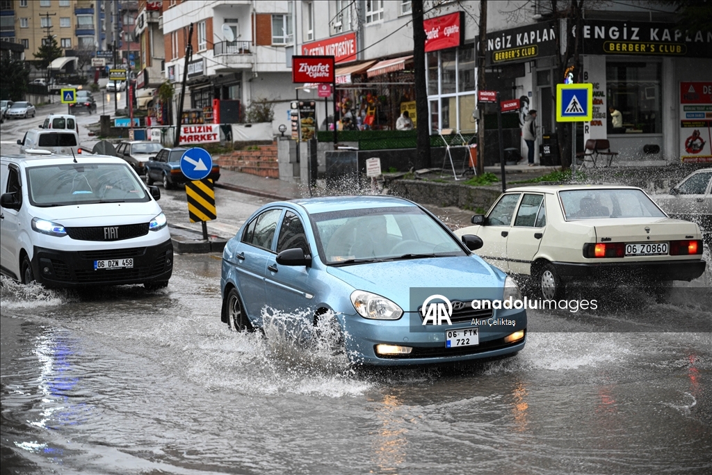 Ankara'da sağanak etkili oldu