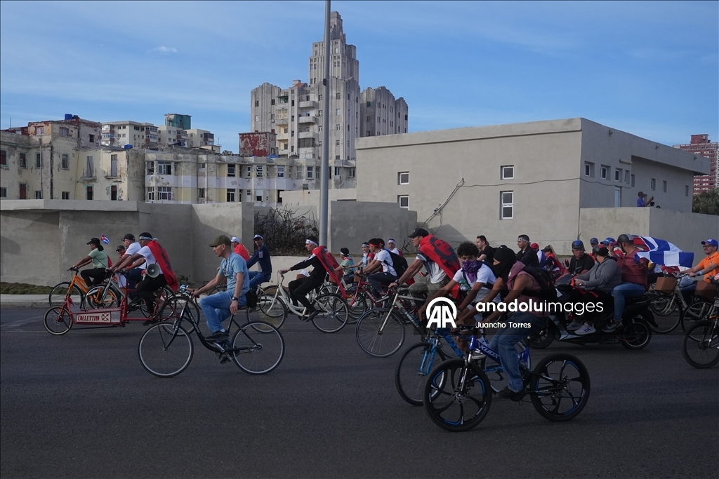 Havana'da ekonomik kriz ve yaptırımlara karşı protesto yürüyüşü 8