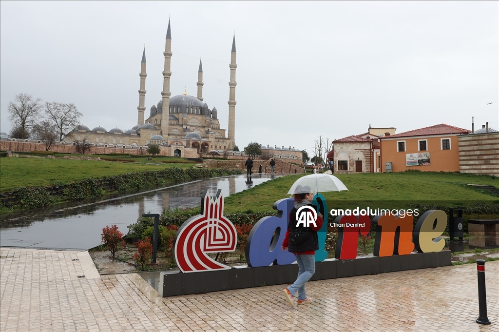 Edirne'de sağanak etkili oluyor