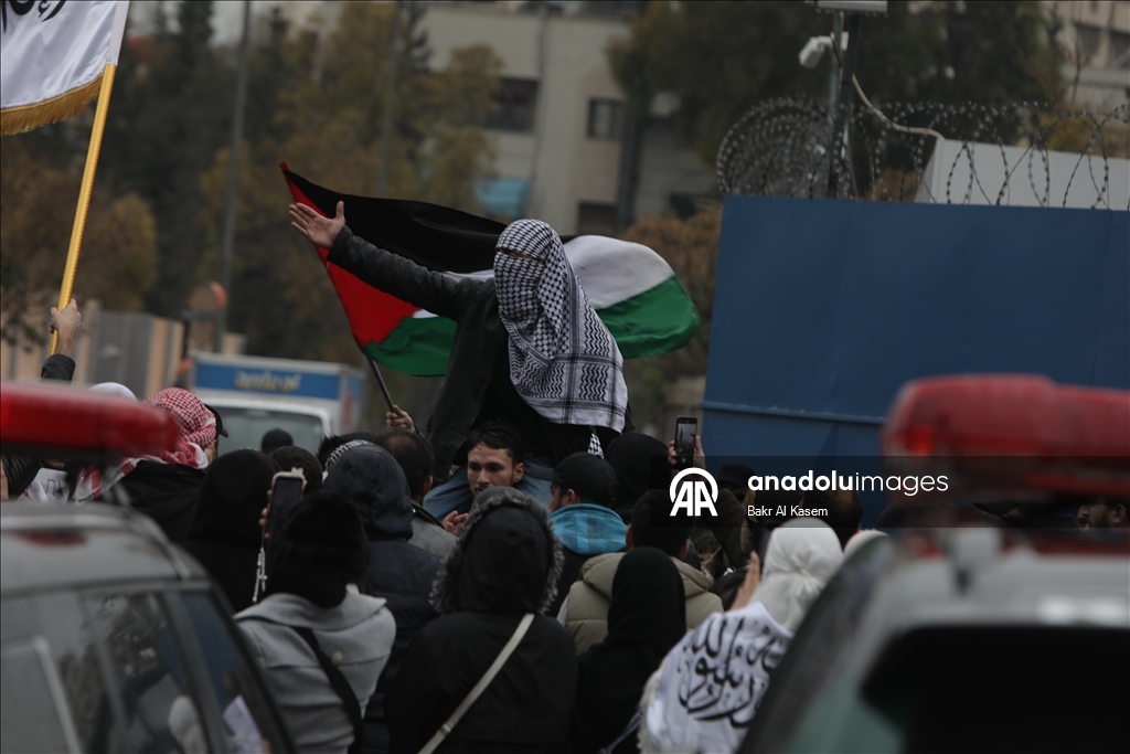 دمشق.. مظاهرة للتنديد بالقانون الإسرائيلي بشأن إعدام الأسرى الفلسطينيين