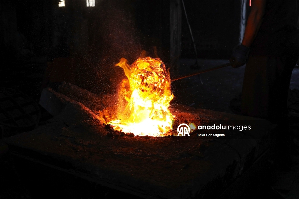 Gaziantep’te dökümhanelerde zorlu mesai