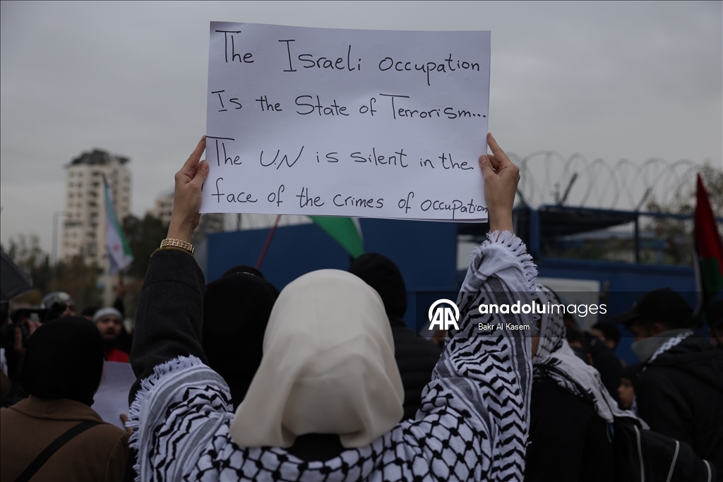 دمشق.. مظاهرة للتنديد بالقانون الإسرائيلي بشأن إعدام الأسرى الفلسطينيين