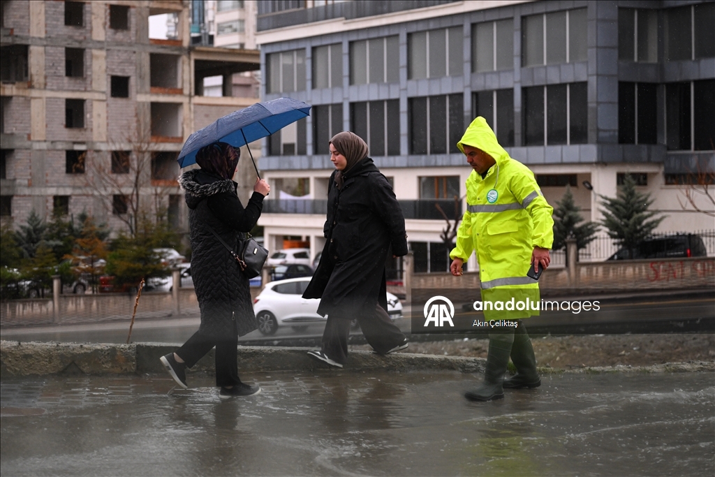 Ankara'da sağanak etkili oldu