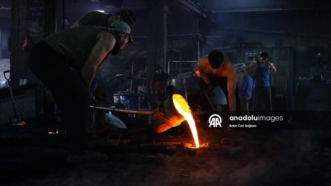 Gaziantep’te dökümhanelerde zorlu mesai