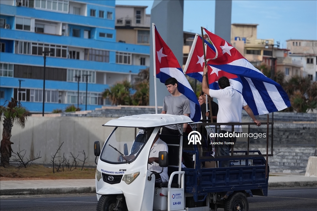 Havana'da ekonomik kriz ve yaptırımlara karşı protesto yürüyüşü 35