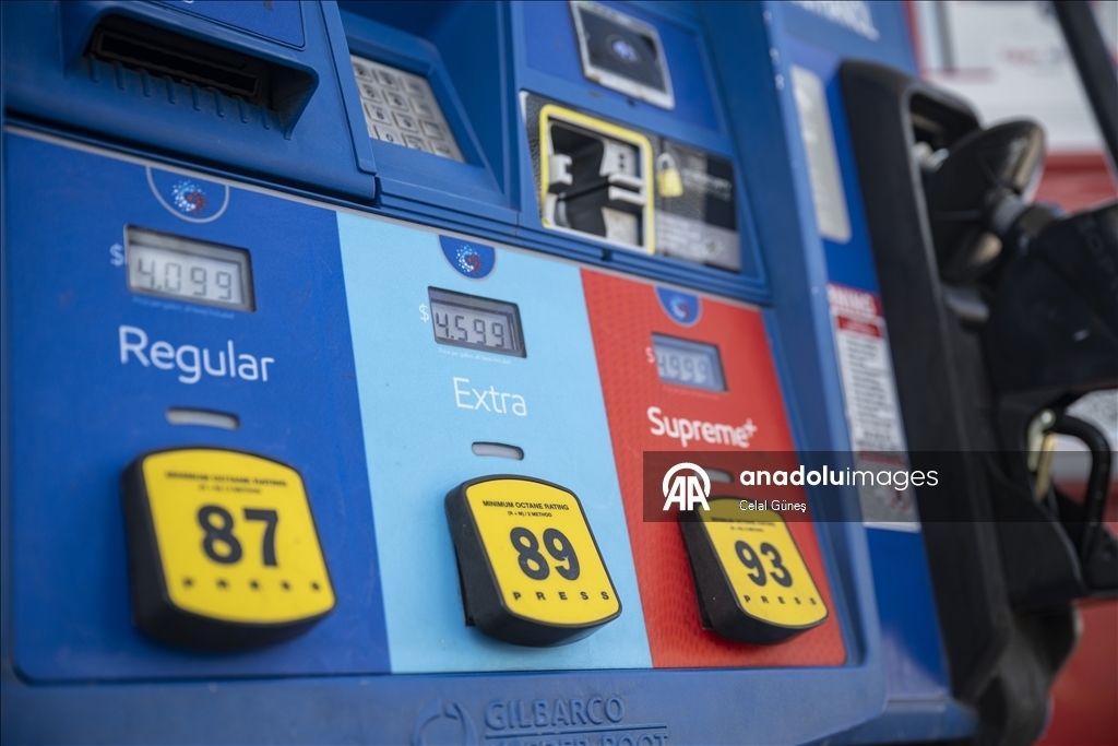Цена бензина в США превысила 4 доллара за галлон 1