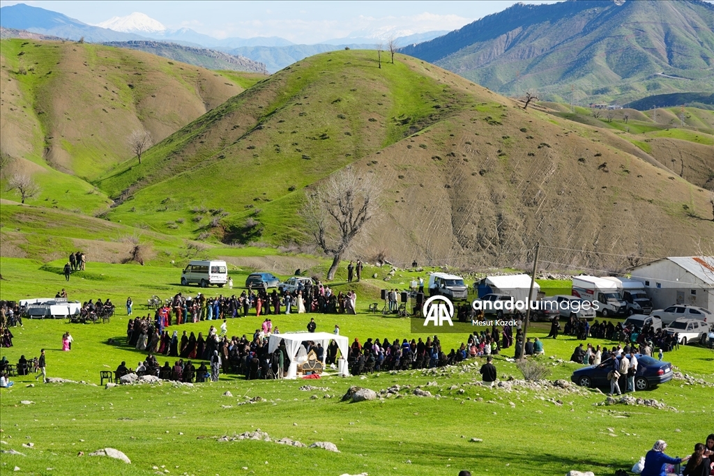 Hakkari'nin bir tarafında bahar diğer tarafında kış yaşanıyor