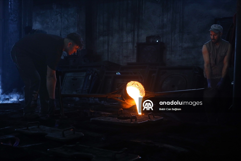 Gaziantep’te dökümhanelerde zorlu mesai