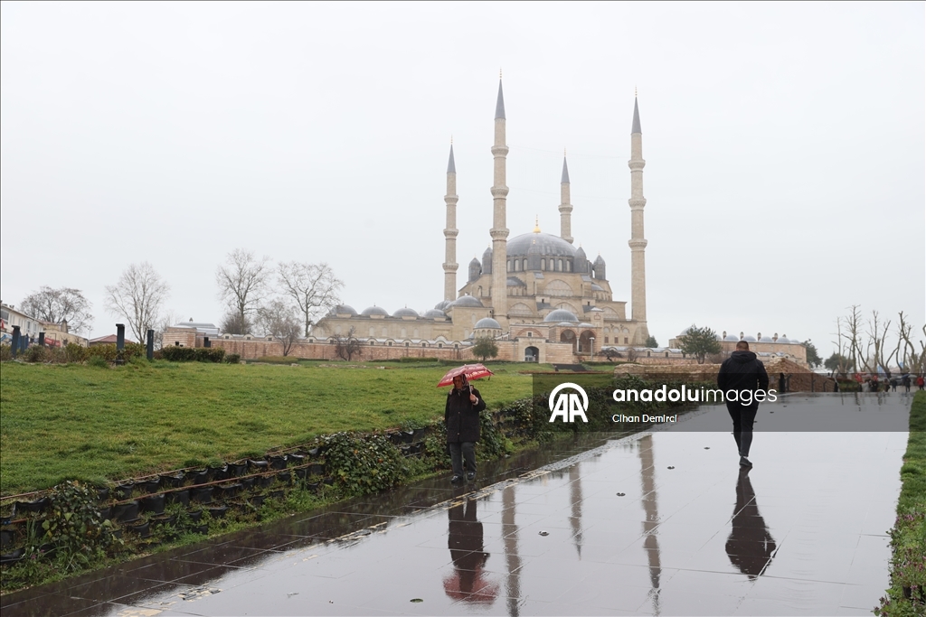 Edirne'de sağanak etkili oluyor
