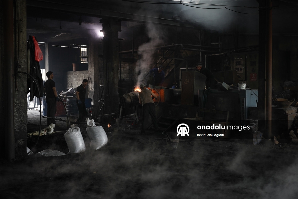 Gaziantep’te dökümhanelerde zorlu mesai