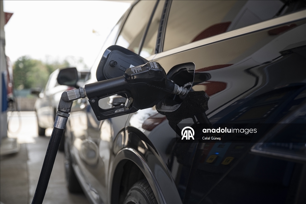 Цена бензина в США превысила 4 доллара за галлон 4