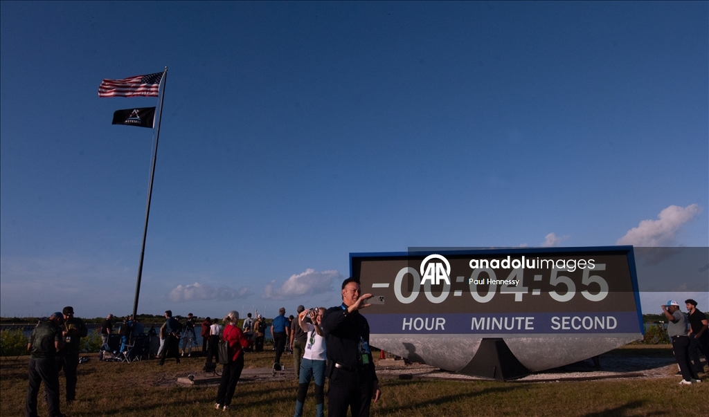 НАСА запустило космический корабль Orion к Луне в рамках миссии Artemis II