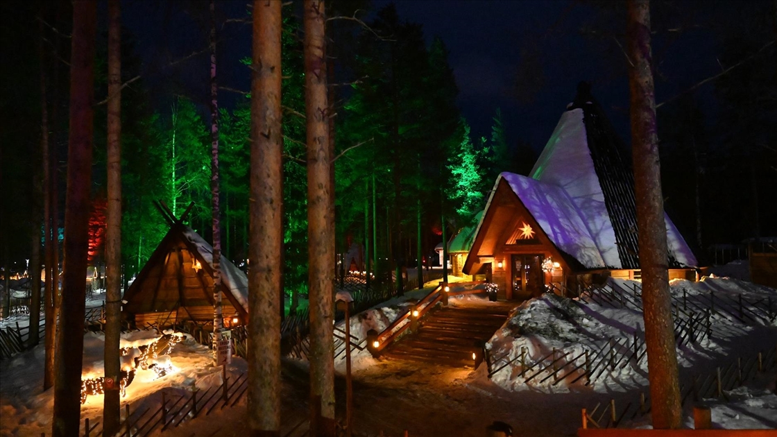 Kuzey Kutup Dairesi'nin üzerinden geçen masalsı Fin kenti