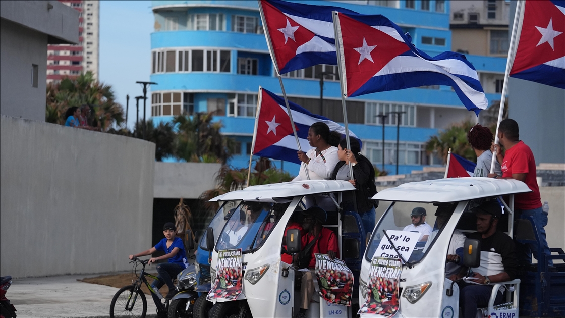 Havana'da ekonomik kriz ve yaptırımlara karşı protesto yürüyüşü