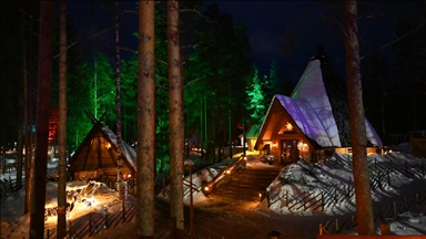 Kuzey Kutup Dairesi'nin üzerinden geçen masalsı Fin kenti