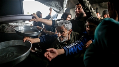 Gazze'deki Filistinlilere yemek dağıtımı yapıldı