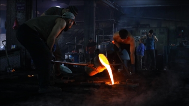 Gaziantep’te dökümhanelerde zorlu mesai