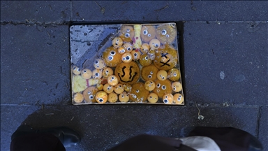 Başkentte kırık kaldırım taşları sanata dönüşüyor