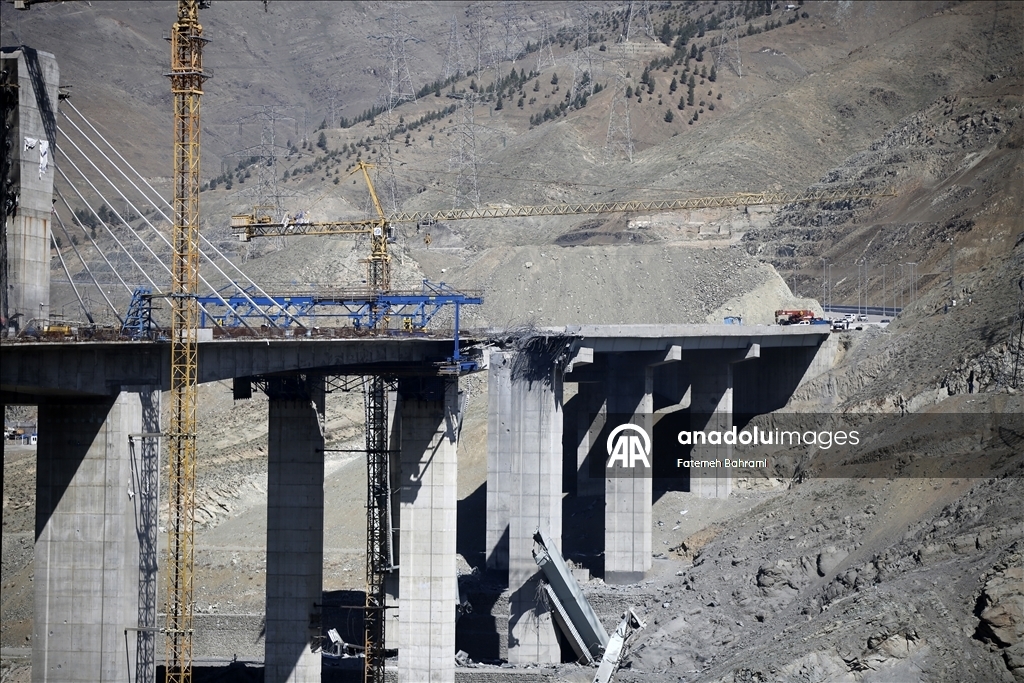 "Анадолу" заснял разрушенный после ударов США мост B1 между Тегераном и Кереджем 11