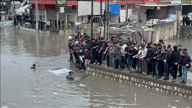 Irak’ın Erbil kentinde etkili olan yağış hayatı olumsuz etkiledi