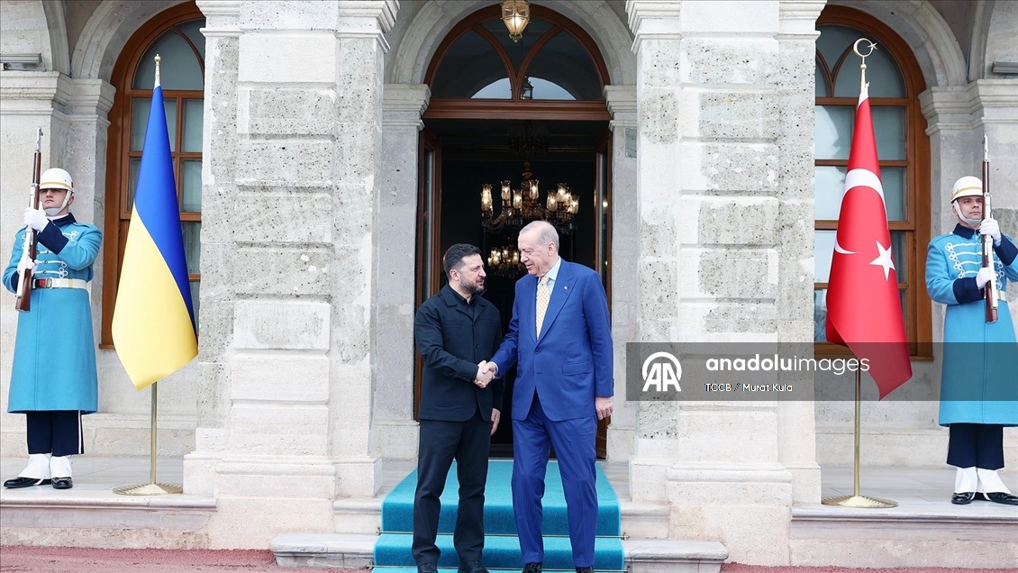 Cumhurbaşkanı Erdoğan, Ukrayna Devlet Başkanı Zelenskiy'i resmi törenle karşıladı