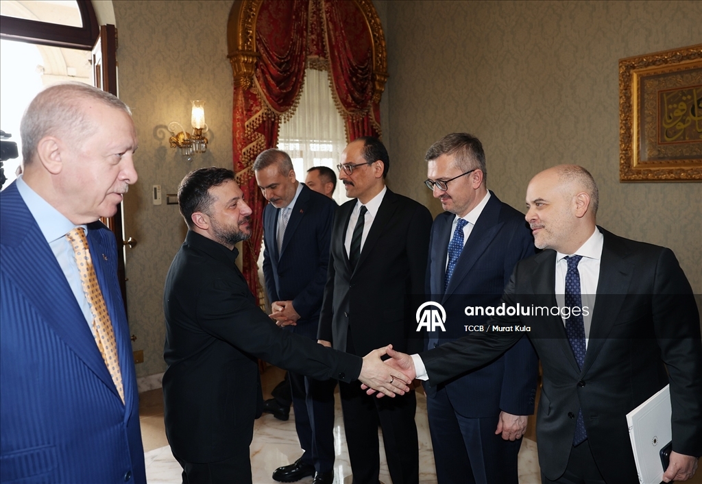 Cumhurbaşkanı Erdoğan, Ukrayna Devlet Başkanı Zelenskiy'i resmi törenle karşıladı