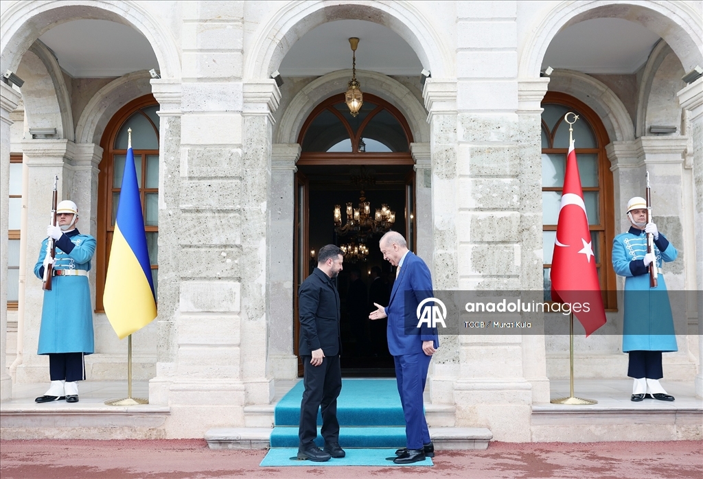 Cumhurbaşkanı Erdoğan, Ukrayna Devlet Başkanı Zelenskiy'i resmi törenle karşıladı