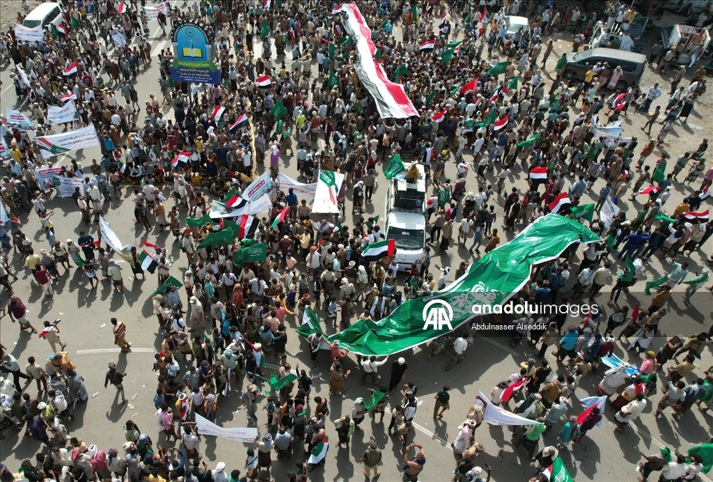 اليمن.. تظاهرة حاشدة تضامناً مع السعودية ودول الخليج وتنديداً بالقصف الإيراني