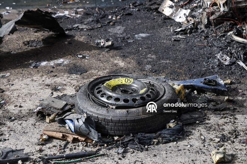 Tel Aviv yakınlarındaki Ramat Gan'a düşen füze parçaları hasara yol açtı