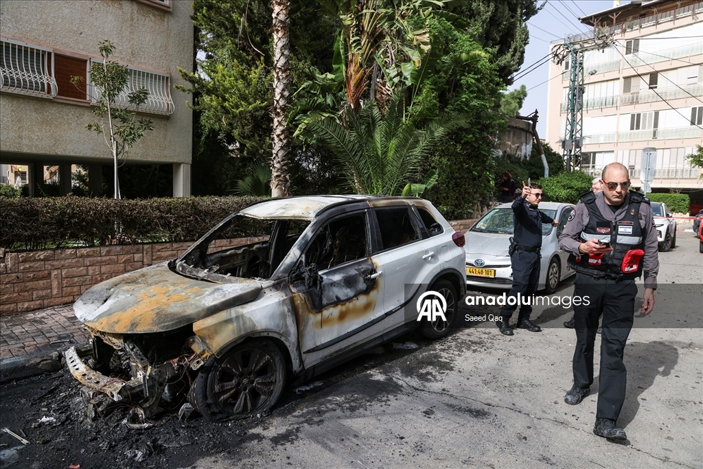 Tel Aviv yakınlarındaki Ramat Gan'a düşen füze parçaları hasara yol açtı