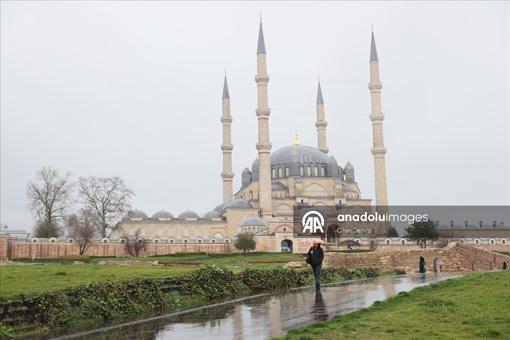 Edirne'de sağanak hayatı olumsuz etkiledi