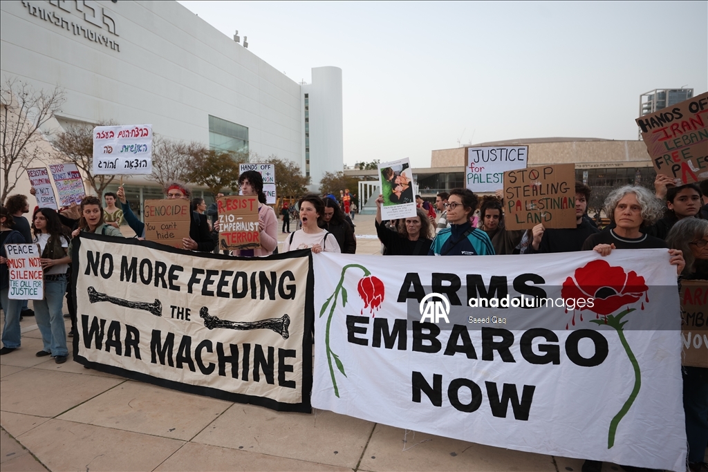В Тель-Авиве прошла акция протеста против атак США и Израиля