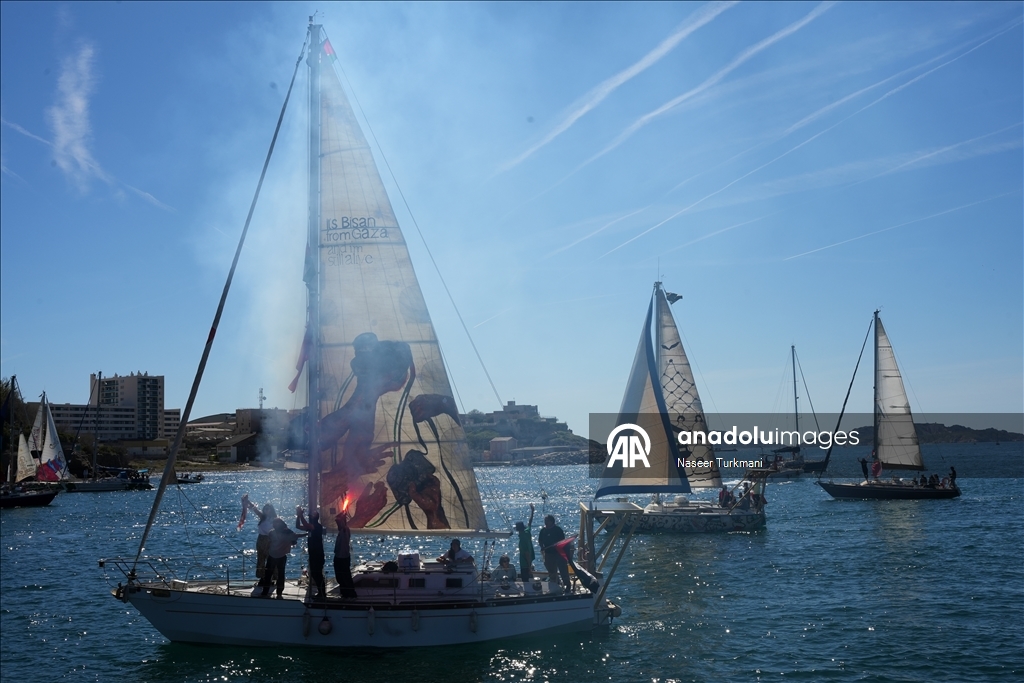 Суда международной флотилии Global Sumud отчалили из Марселя