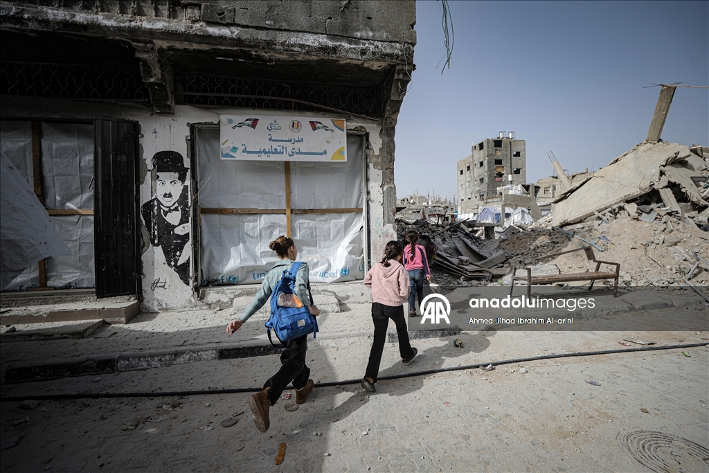 Filistinli çocuklar zorlu koşullarda Çocuk Günü’nü karşılıyor