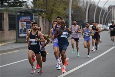 تنظمه الأناضول.. انطلاق "سباق الجري 1920" في أنقرة