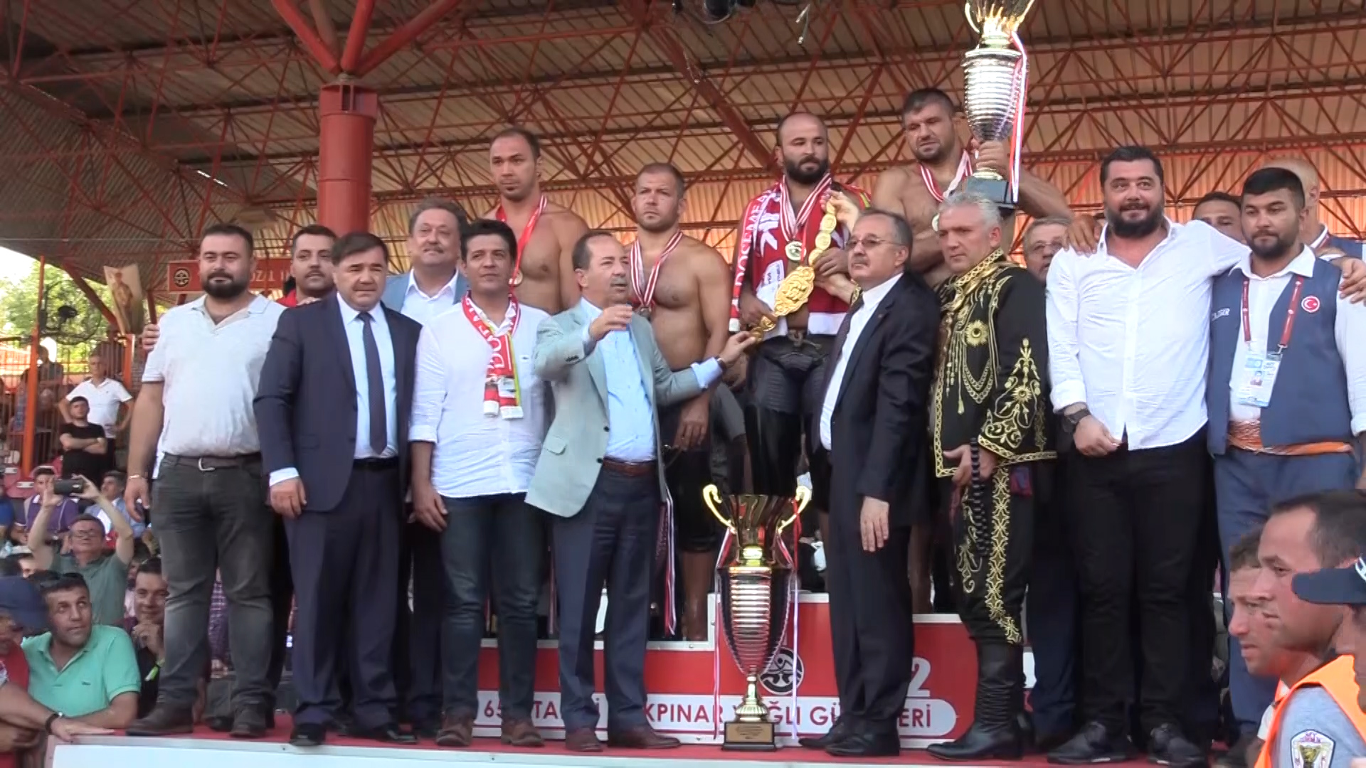 Boğulma tehlikesinden şampiyonluğa Boğulma tehlikesinden şampiyonluğa