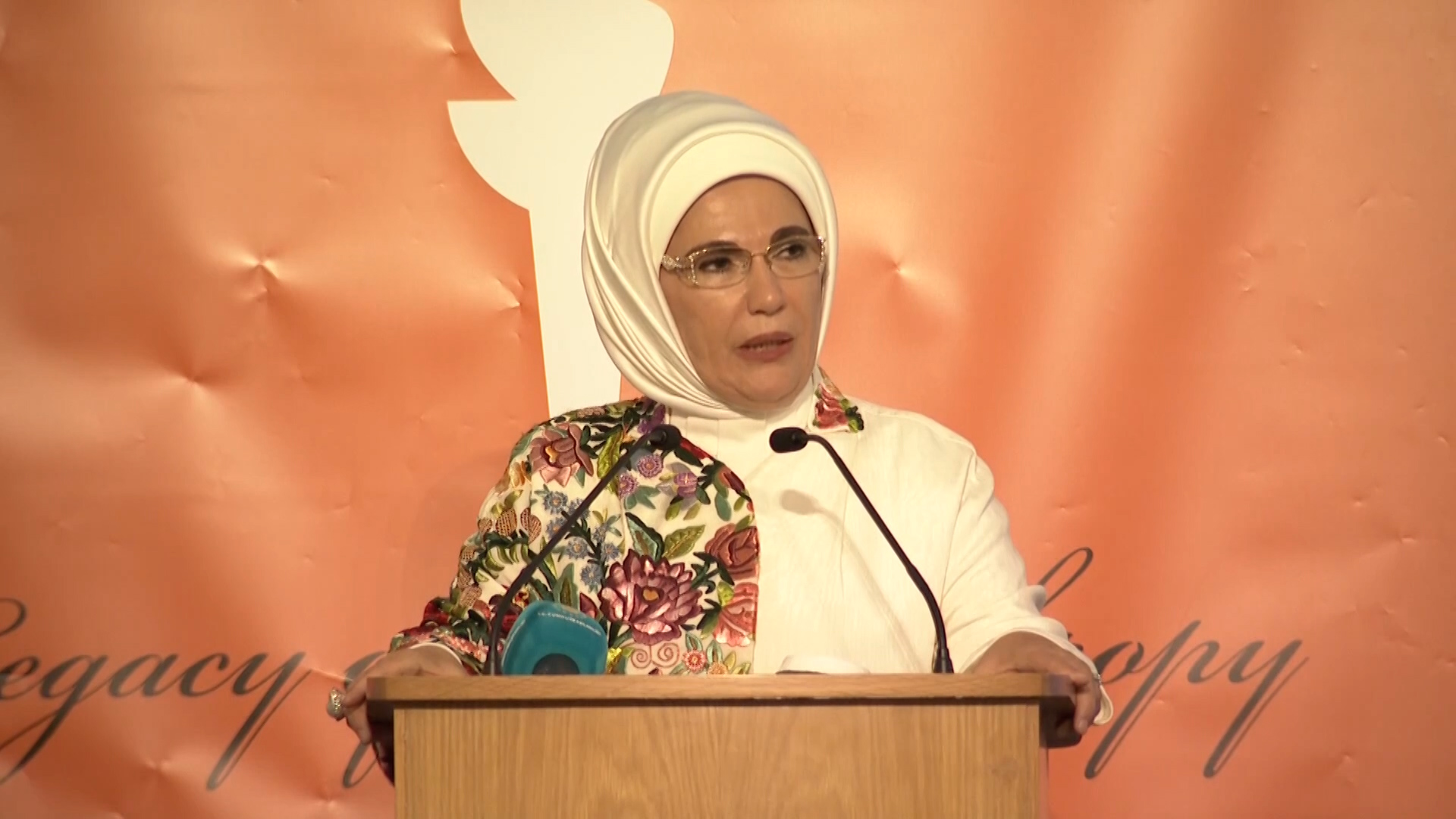 Emine Erdoğana İnsani Hizmet Takdir Ödülü Emine Erdoğana İnsani Hizmet Takdir Ödülü