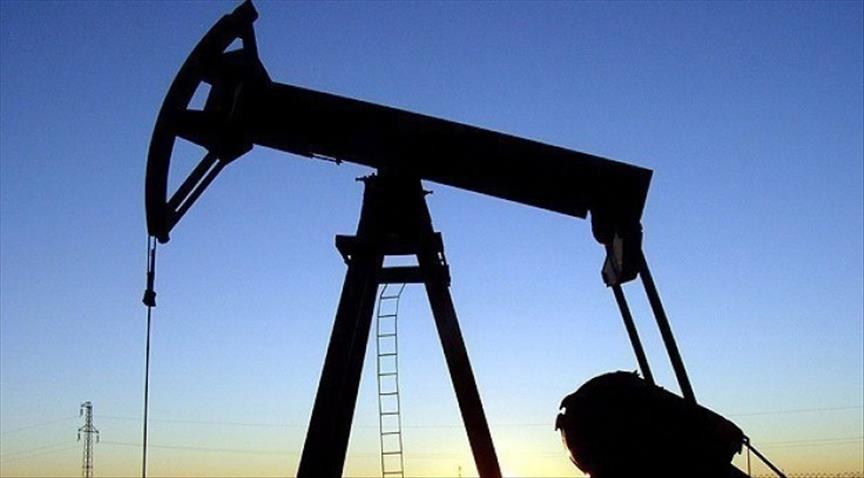 Oil prices down on Saudi exports, stronger dollar