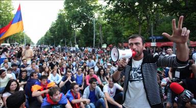 Armenia: Protest against power tariff hike continues