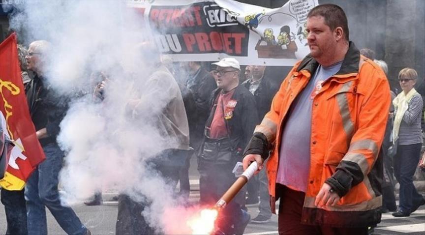 Argentina caps gas hikes to pacify protests   