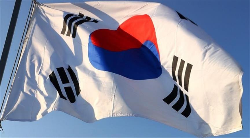 SKorea unexpectedly cuts interest rate to record low