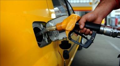 Nigeria slashes crude prices