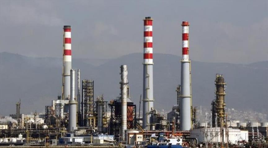 Iran to construct 12 new oil refineries