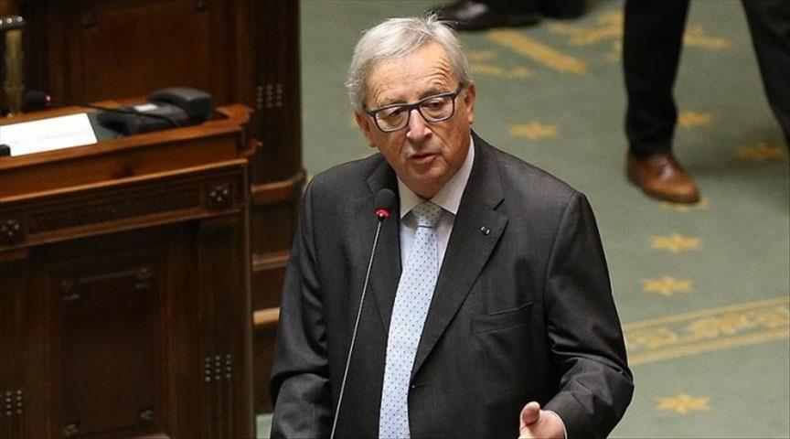 EU boss Juncker says UK to pay 'hefty' price for Brexit