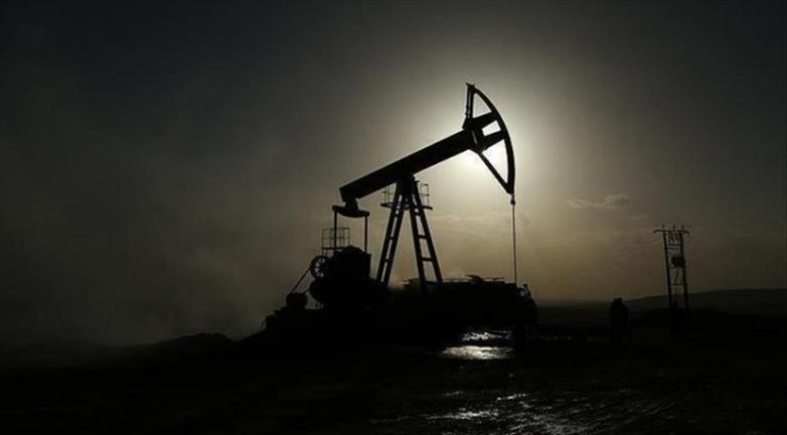US oil production falls after 12-week rise