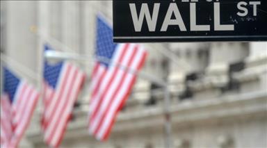 US stock market opens lower