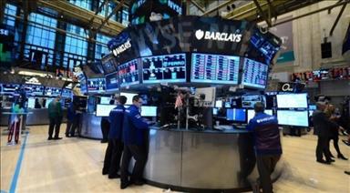 US stock market opens lower